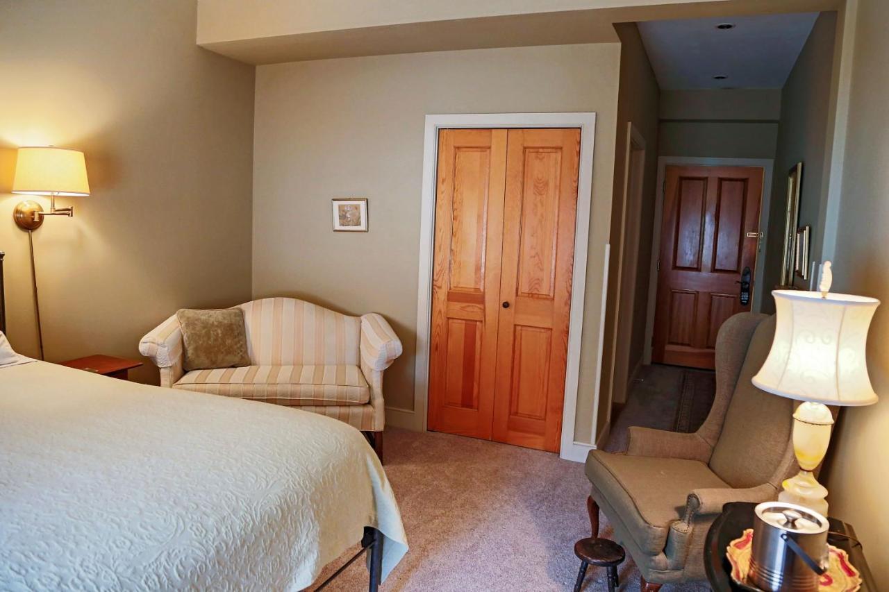 Commerce Street Brewery Hotel Mineral Point Екстериор снимка